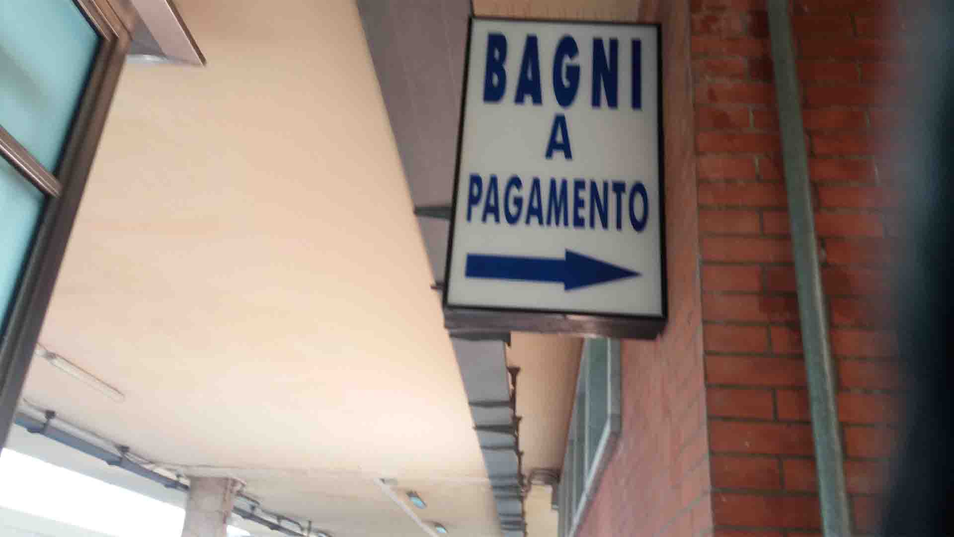 Платный туалет на вокзале Пиза Чентрале