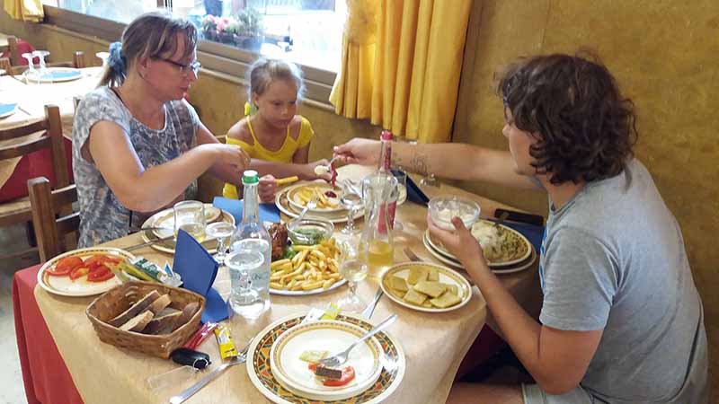 Ресторан Athena недалеко от Селинунте